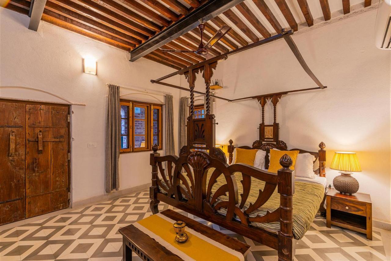 Stayvista'S Peepal Haveli - Rustic Kothi With Terrace, Breathtaking View & Bonfire Narainpur  Extérieur photo