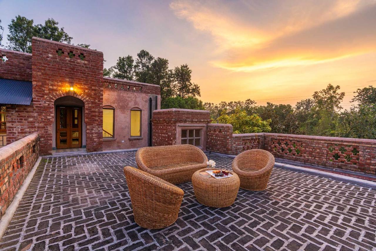 Stayvista'S Peepal Haveli - Rustic Kothi With Terrace, Breathtaking View & Bonfire Narainpur  Extérieur photo